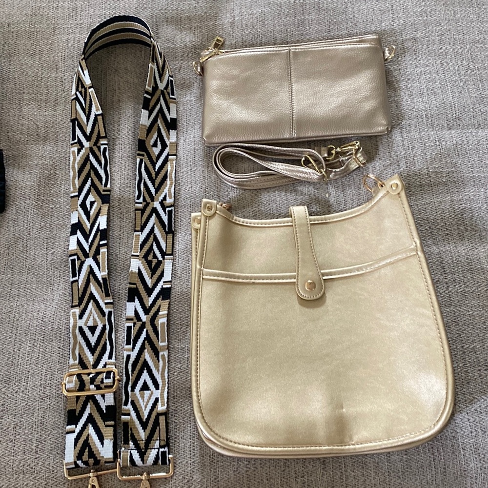 BOUTIQUE crossbody purse (large purse only)